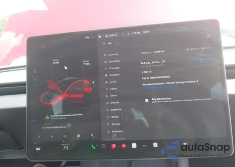 2025 Tesla Model 3 Long Range Rear-Wheel Drive z USA, uszkodzony, nr VIN 5YJ3E1EA9SF990253